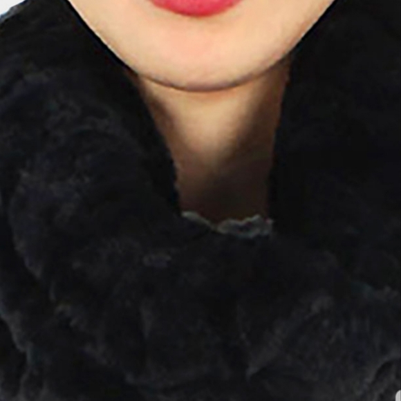 Textured Faux Fur Tube Scarf. - Picture 2 of 2